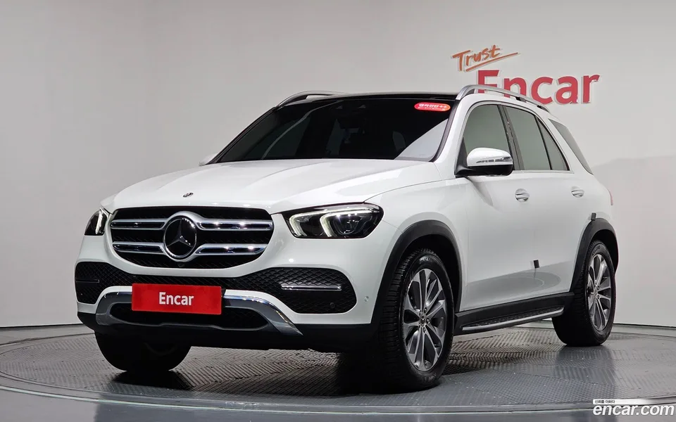 Mercedes-Benz GLE-Class GLE300d 4MATIC 2022 — фото 1, купить с доставкой в Москву