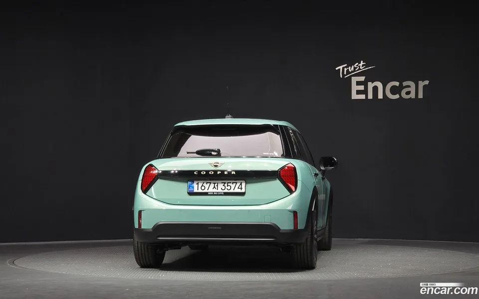 MINI Cooper C 5 2025 — миниатюра 4