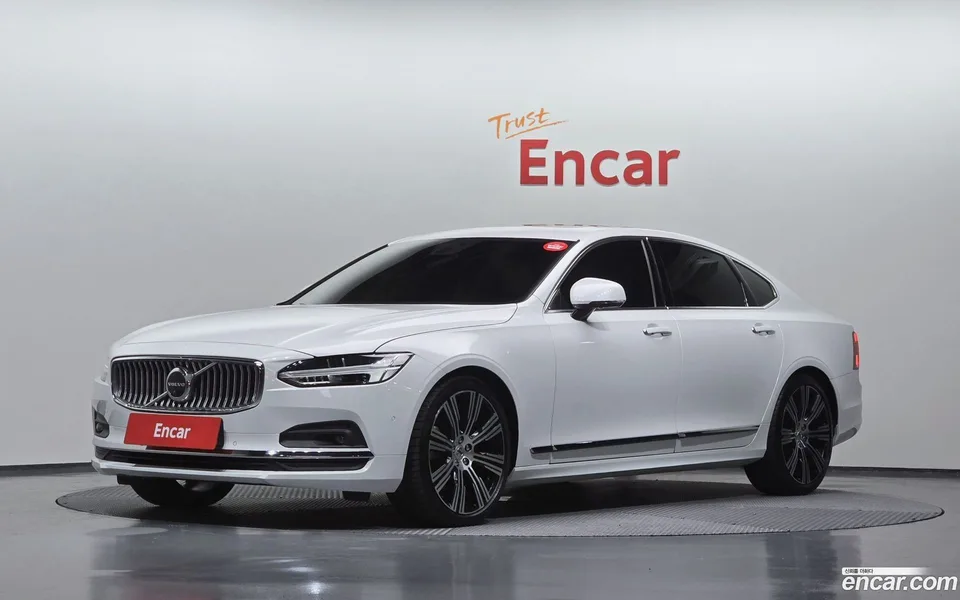 Volvo S90 B6 AWD 2023 — фото 1, купить с доставкой в Москву