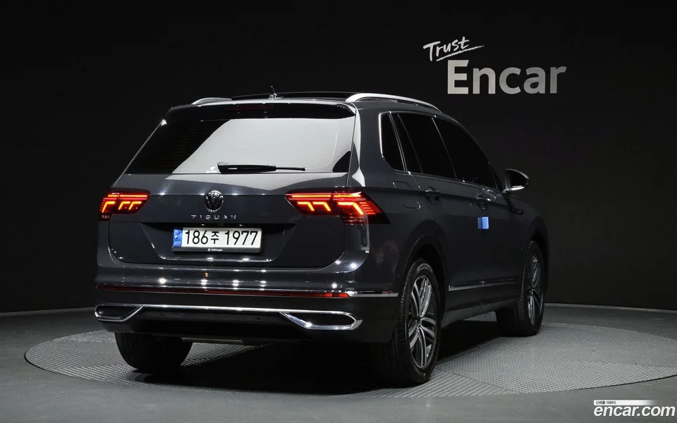 Volkswagen Tiguan 2.0 TDI 2022 — миниатюра 2