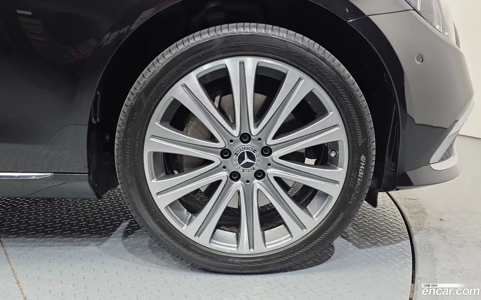 Mercedes-Benz E-Class E350 4MATIC 2023 — миниатюра 5