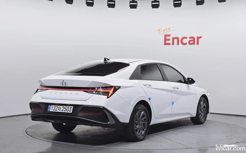 Hyundai Avante CN7 1.6 2024 — миниатюра 2