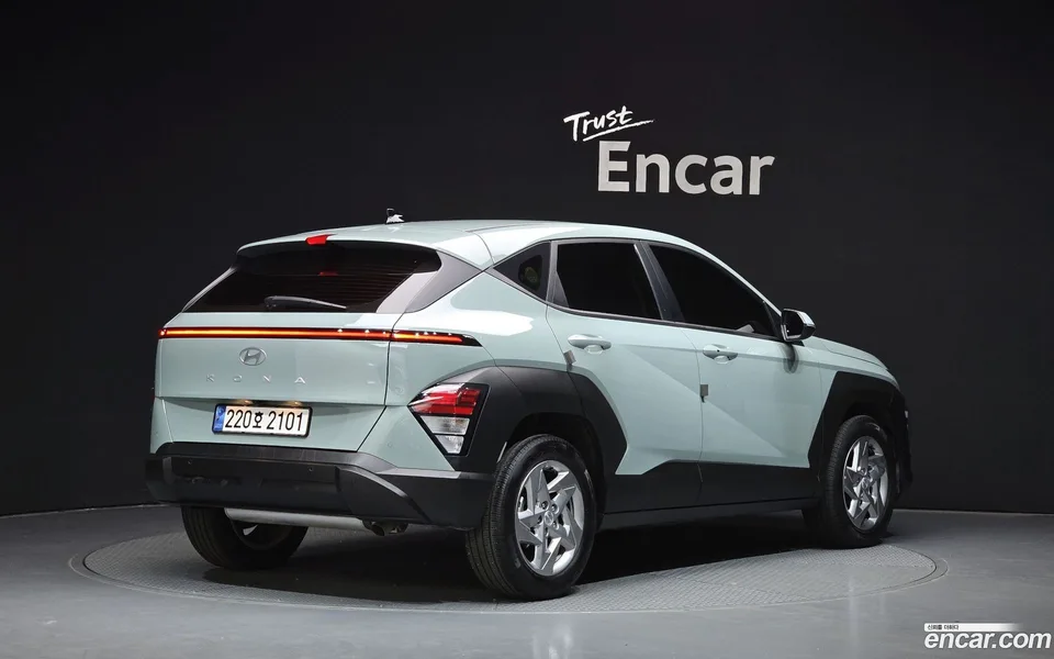 Hyundai Kona 1.6 2WD 2023 — миниатюра 2