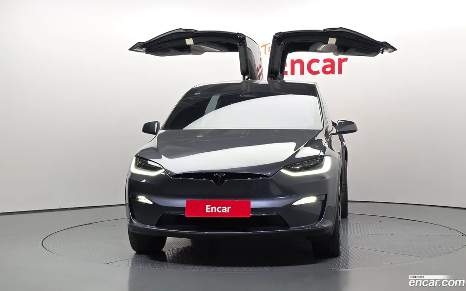 Tesla Model X 2023 — миниатюра 3