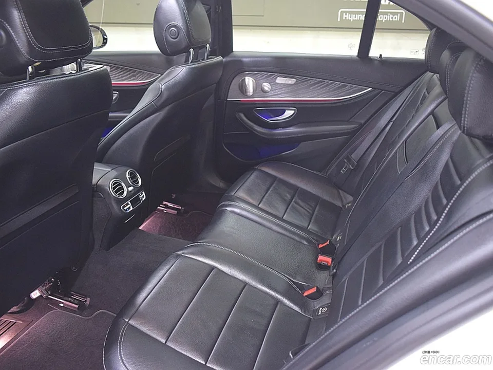 Mercedes-Benz E-Class E350 4MATIC AMG Line 2022 — миниатюра 5
