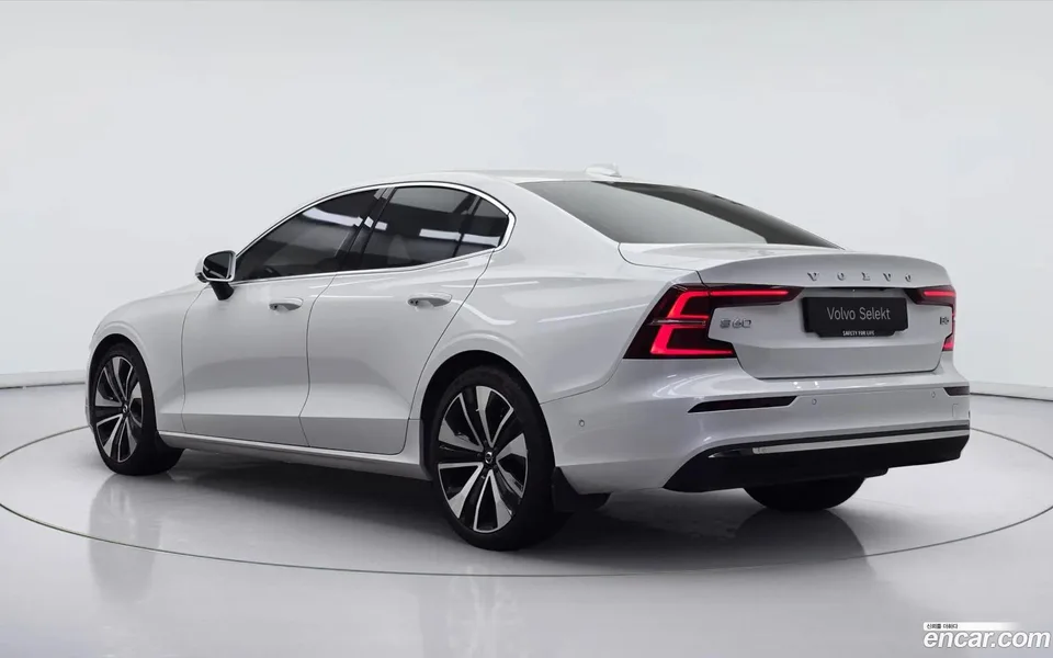 Volvo S60 B5 2023 — миниатюра 2