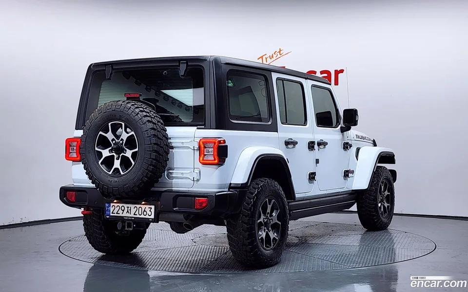 Jeep Wrangler 2.0 4 2023 — миниатюра 2