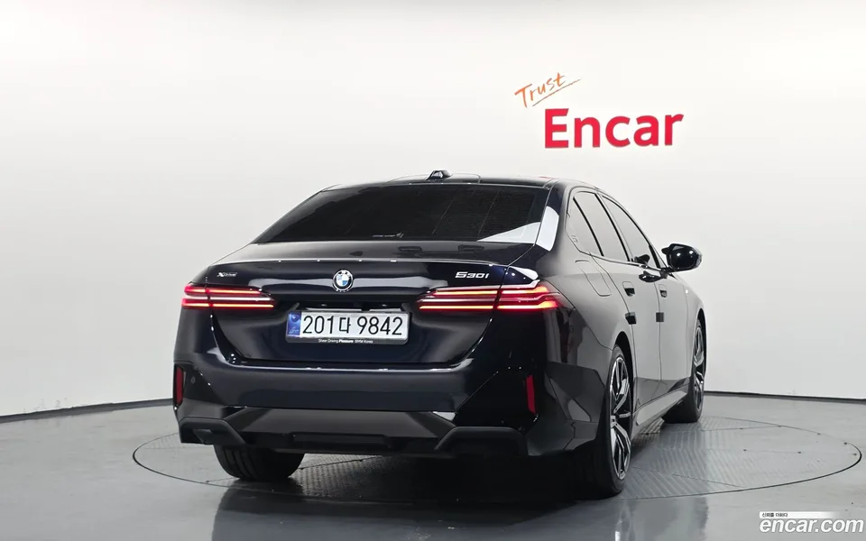 BMW 5 Series 530i xDrive M 2025 — миниатюра 4