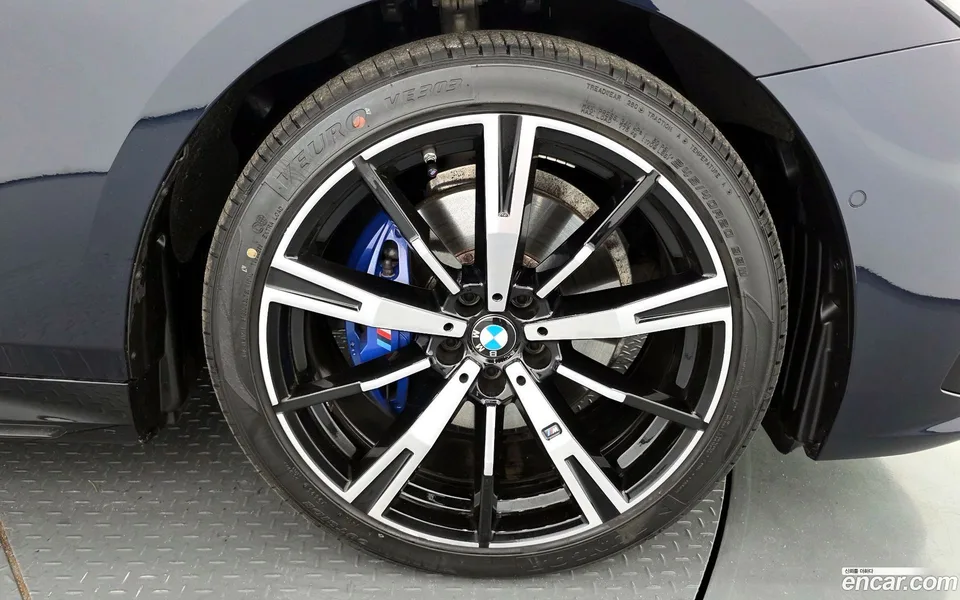 BMW 5 Series 530i xDrive M 2025 — миниатюра 5