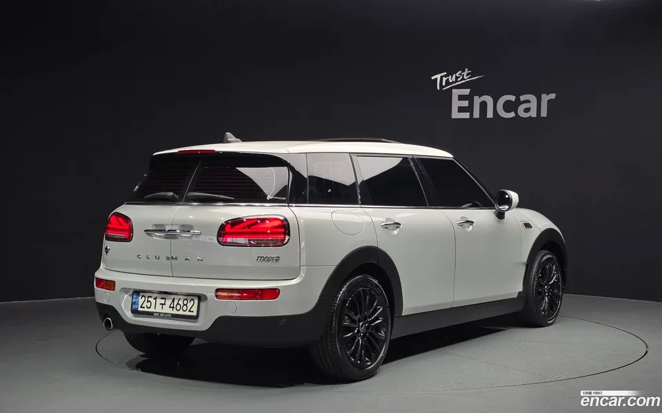 MINI Cooper Clubman 2022 — миниатюра 2