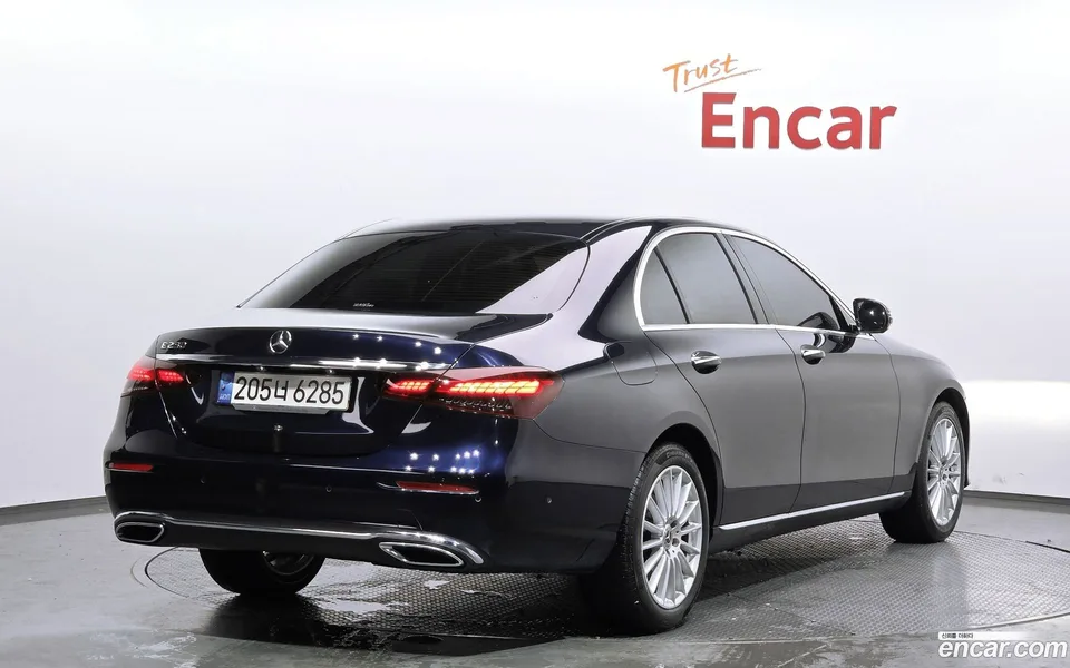 Mercedes-Benz E-Class E250 2022 — миниатюра 2