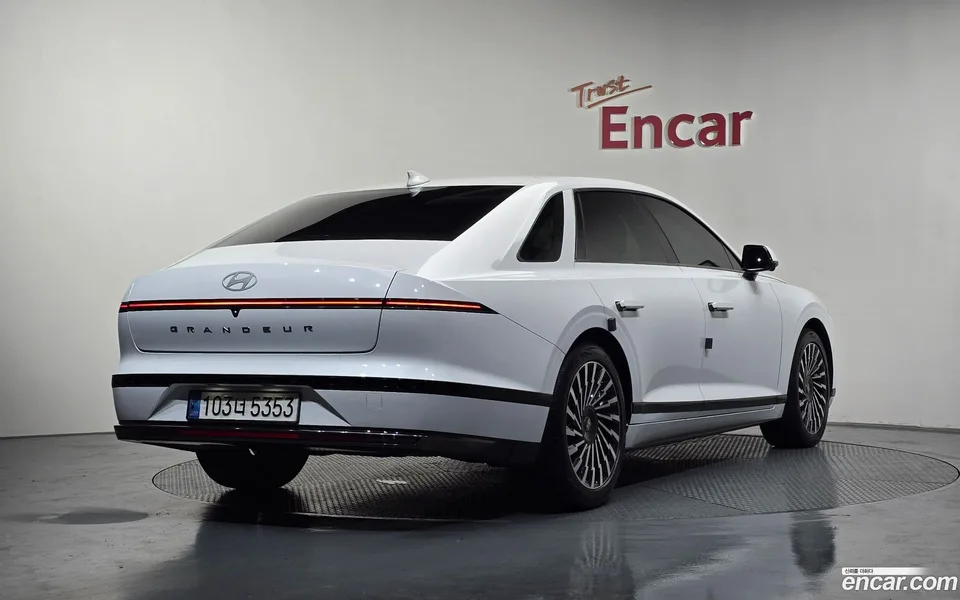 Hyundai Grandeur 2.5 2WD 2023 — миниатюра 2