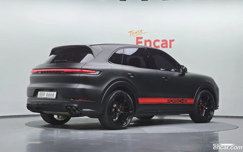 Porsche Cayenne 3.0 2023 — миниатюра 2