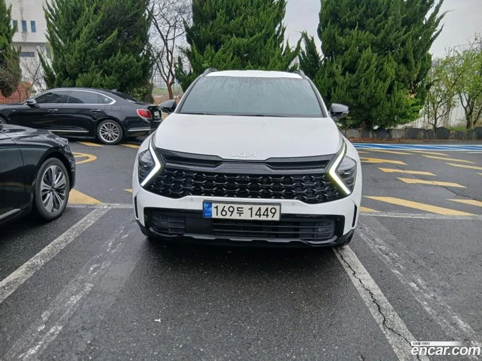 Kia Sportage Hybrid 30 2WD 2023 — фото 1, купить с доставкой в Москву