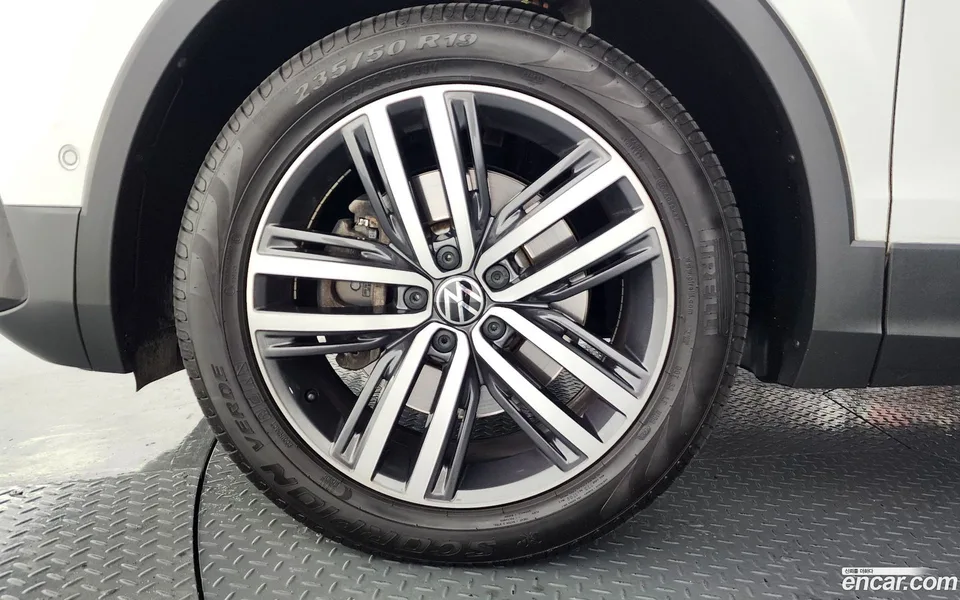 Volkswagen Tiguan Allspace 2.0 TSI 2023 — миниатюра 5