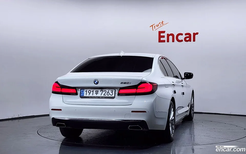 BMW 5 Series 520i 2022 — миниатюра 4