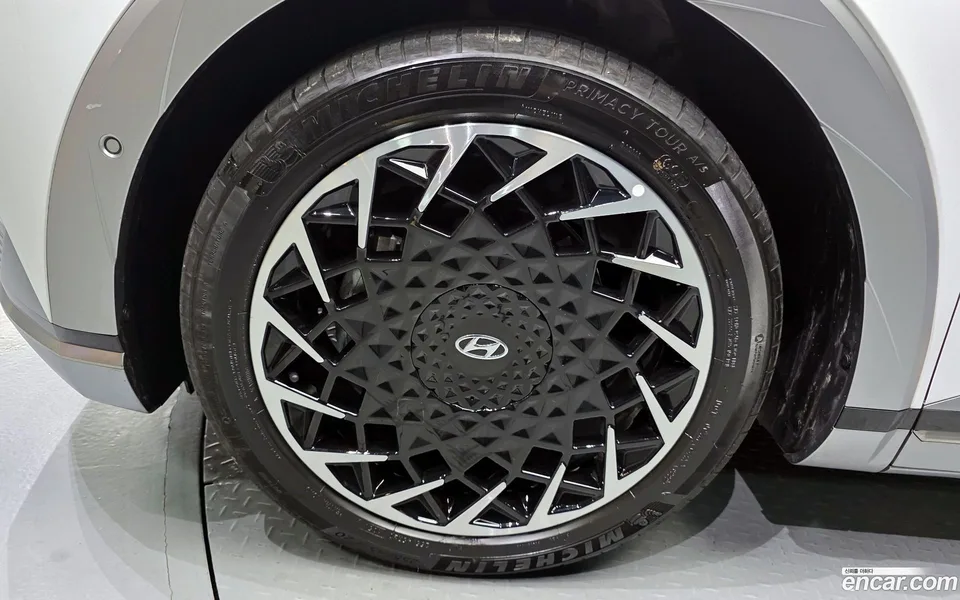 Hyundai Ioniq 5 2023 — миниатюра 5