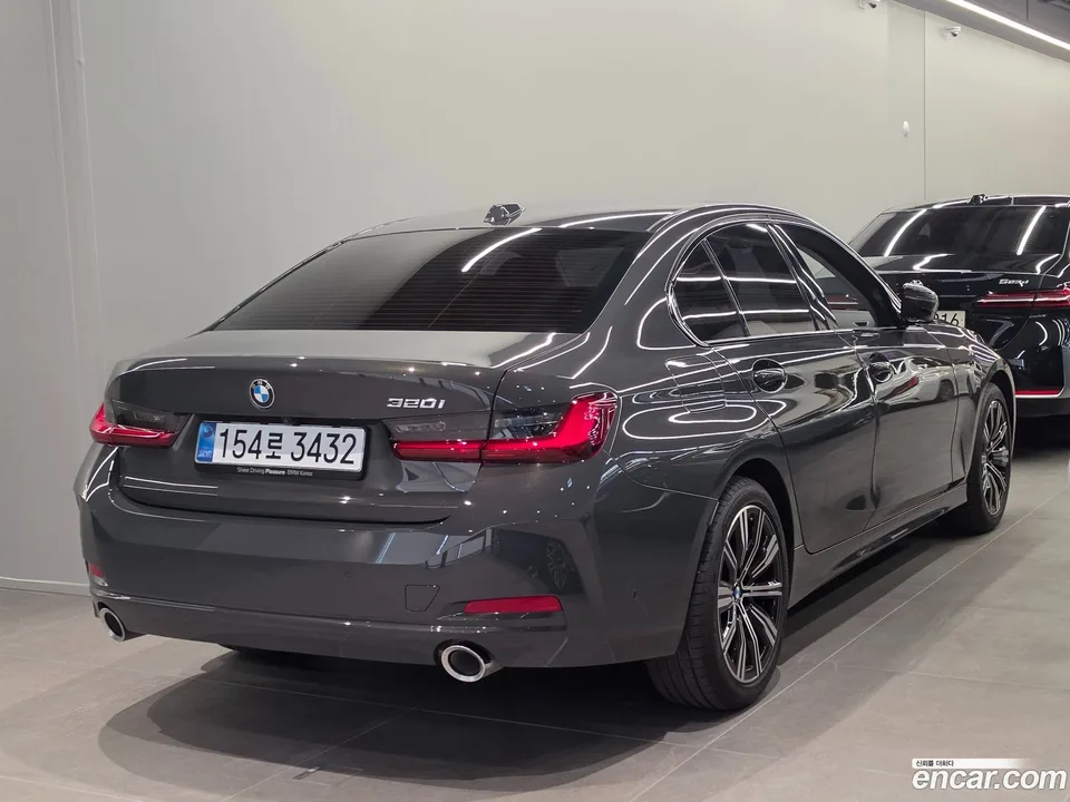 BMW 3 Series 320i 2025 — миниатюра 2
