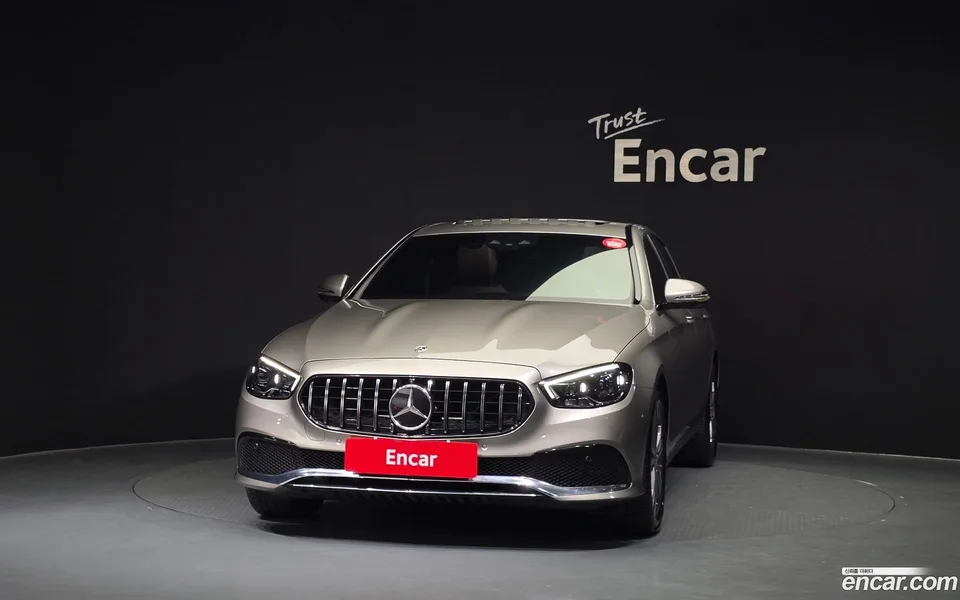 Mercedes-Benz E-Class E350 4MATIC 2022 — миниатюра 3