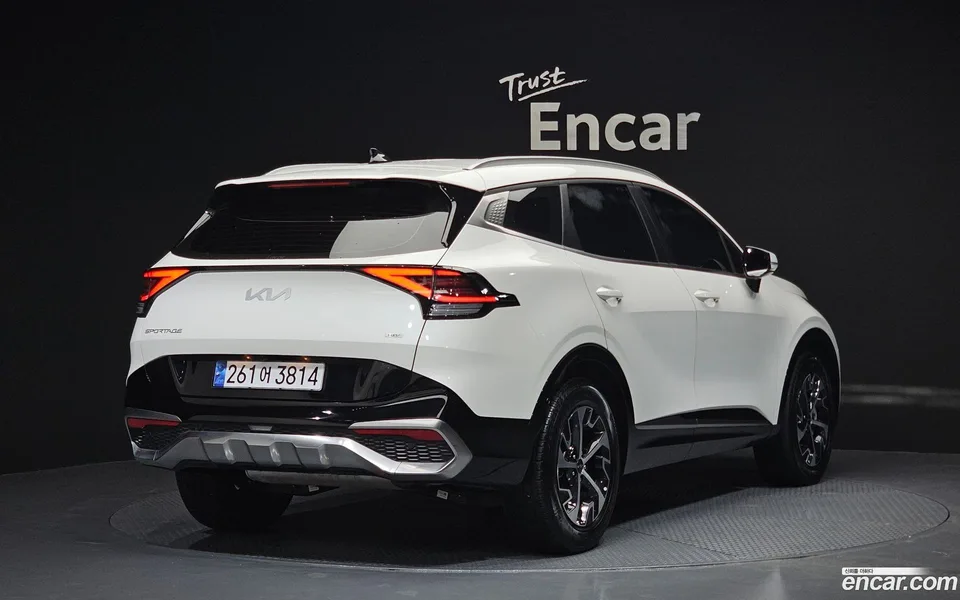 Kia Sportage Hybrid 2WD 2023 — миниатюра 2