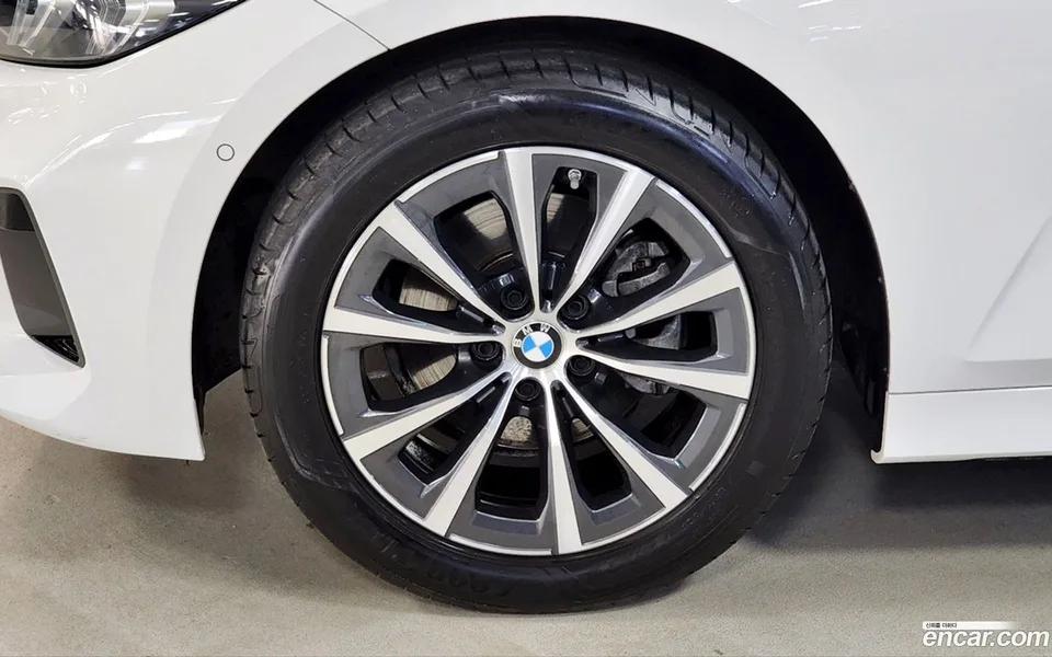 BMW 3 Series 320i 2022 — миниатюра 5