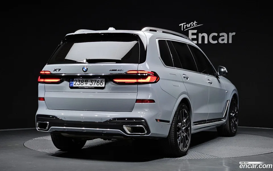 BMW X7 xDrive 40i M 6 2023 — миниатюра 2
