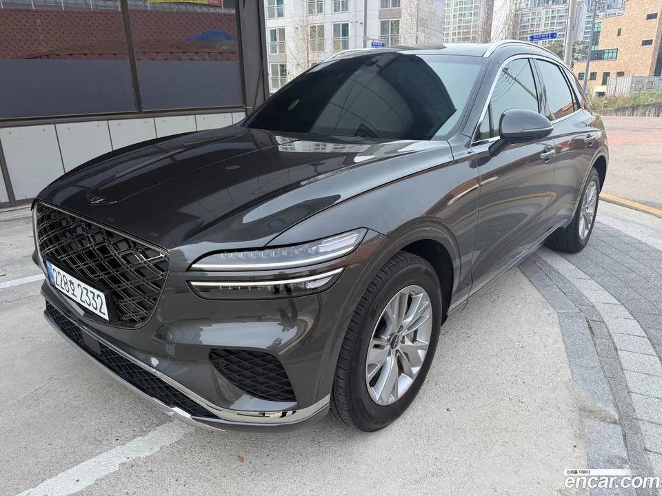 Genesis GV70 2.5T 2WD 2024 — фото 1, купить с доставкой в Москву