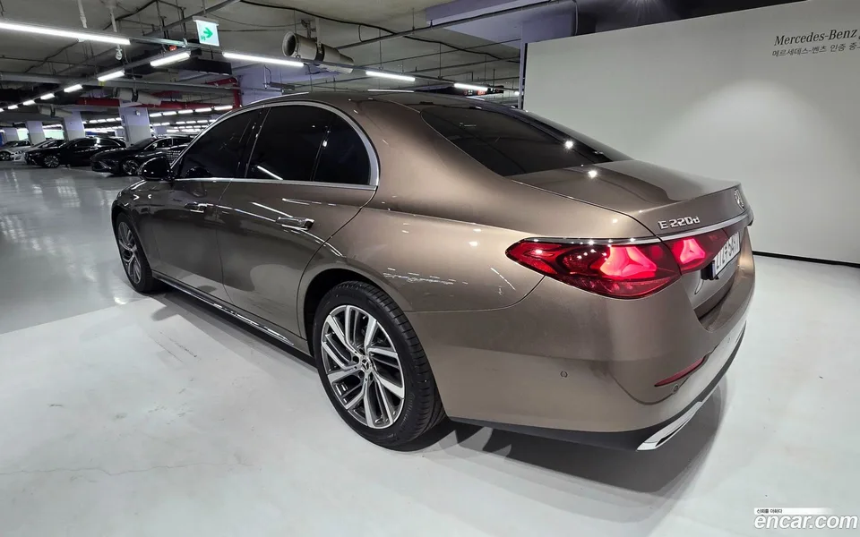 Mercedes-Benz E-Class E220d 4MATIC 2024 — миниатюра 3