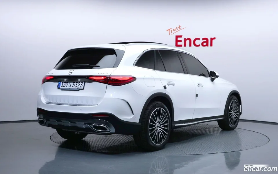 Mercedes-Benz GLC-Class GLC300 4MATIC AMG Line 2024 — миниатюра 2