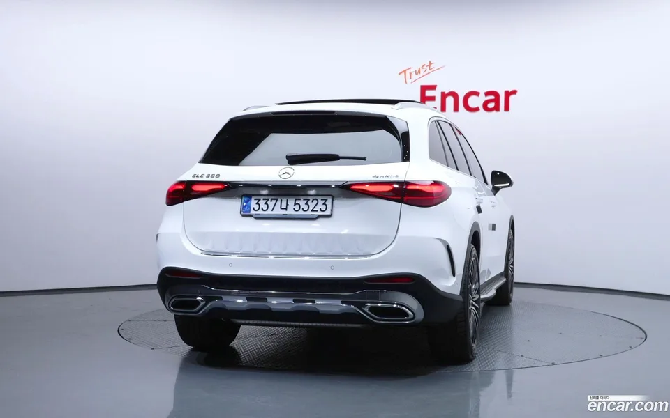 Mercedes-Benz GLC-Class GLC300 4MATIC AMG Line 2024 — миниатюра 4