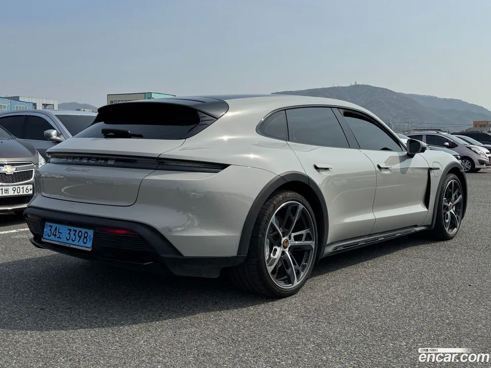 Porsche Taycan 4S 2024 — миниатюра 2