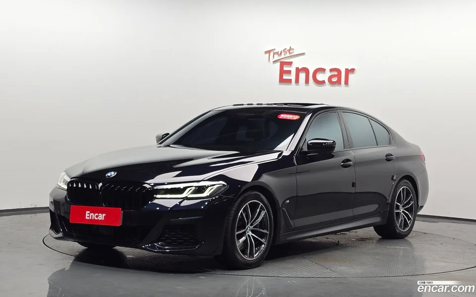 BMW 5 Series 520i M 2023 — фото 1, купить с доставкой в Москву