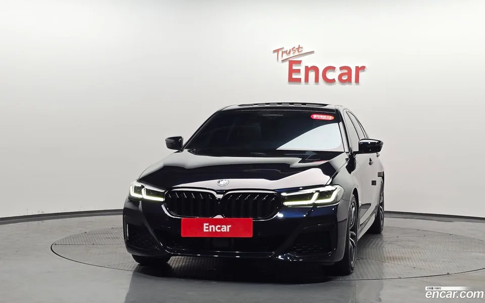 BMW 5 Series 520i M 2023 — миниатюра 3