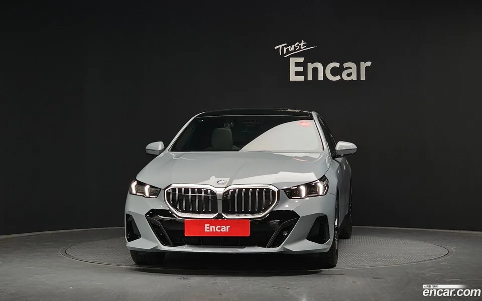 BMW 5 Series 520i M 2024 — миниатюра 3