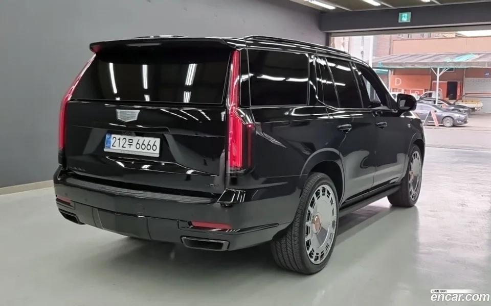 Cadillac Escalade 6.2 2025 — миниатюра 2