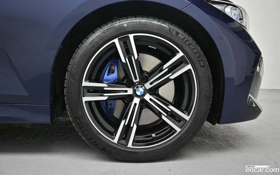 BMW 3 Series 320i M 2025 — миниатюра 5