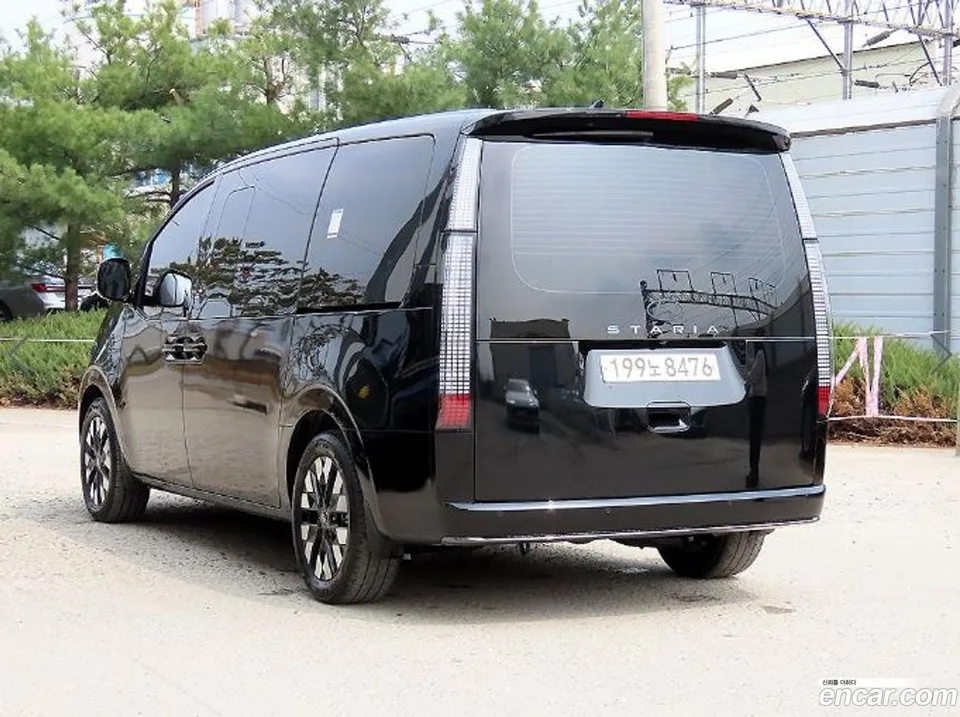 Hyundai Staria HEV 1.6 7 2024 — миниатюра 3