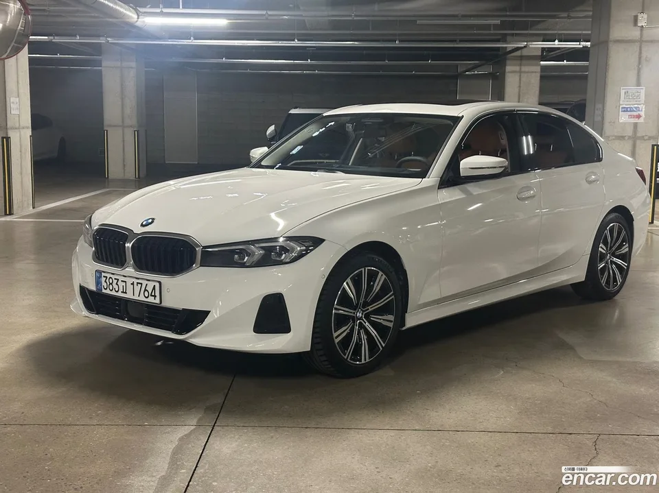 BMW 3 Series 320i 2025 — фото 1, купить с доставкой в Москву