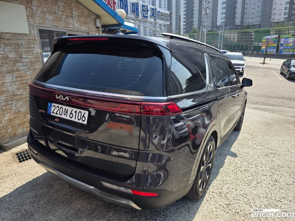 Kia Carnival 7 2023 — миниатюра 2