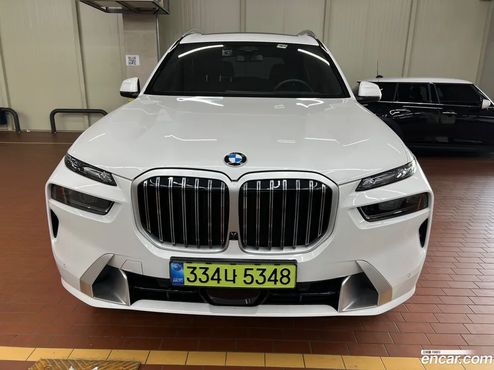 BMW X7 xDrive 40i 6 2025 — миниатюра 3