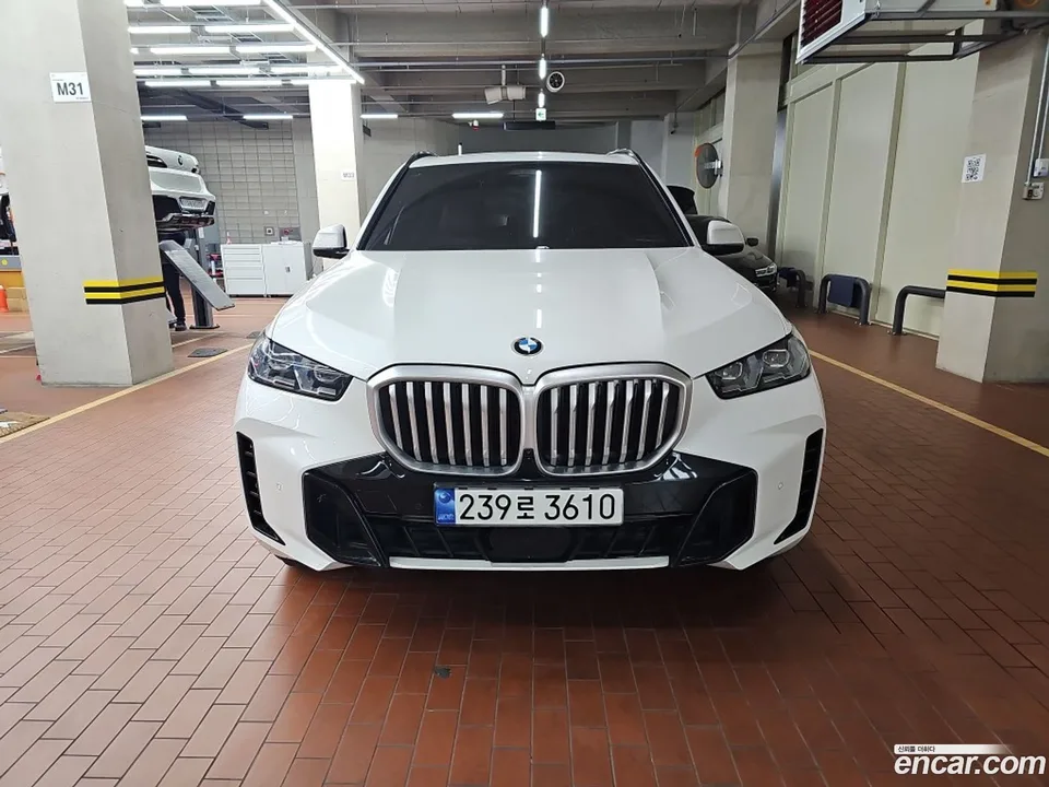 BMW X5 xDrive 40i M 2023 — миниатюра 3