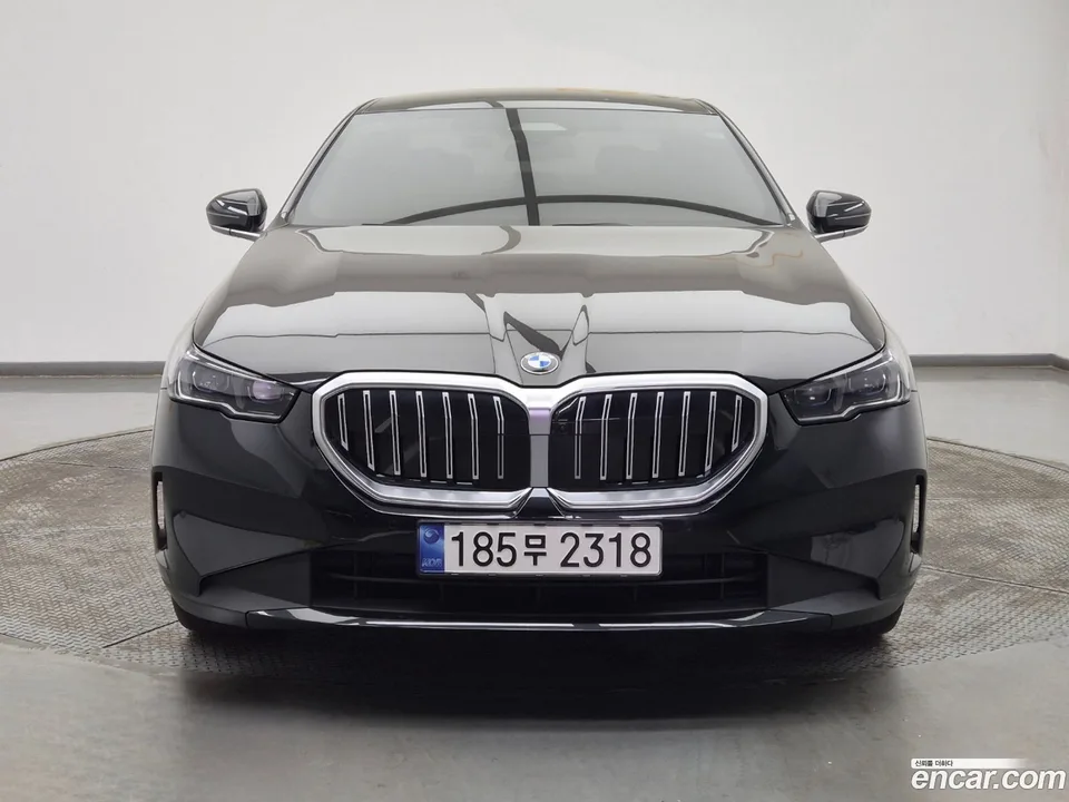 BMW 5 Series 530i xDrive 2024 — миниатюра 2