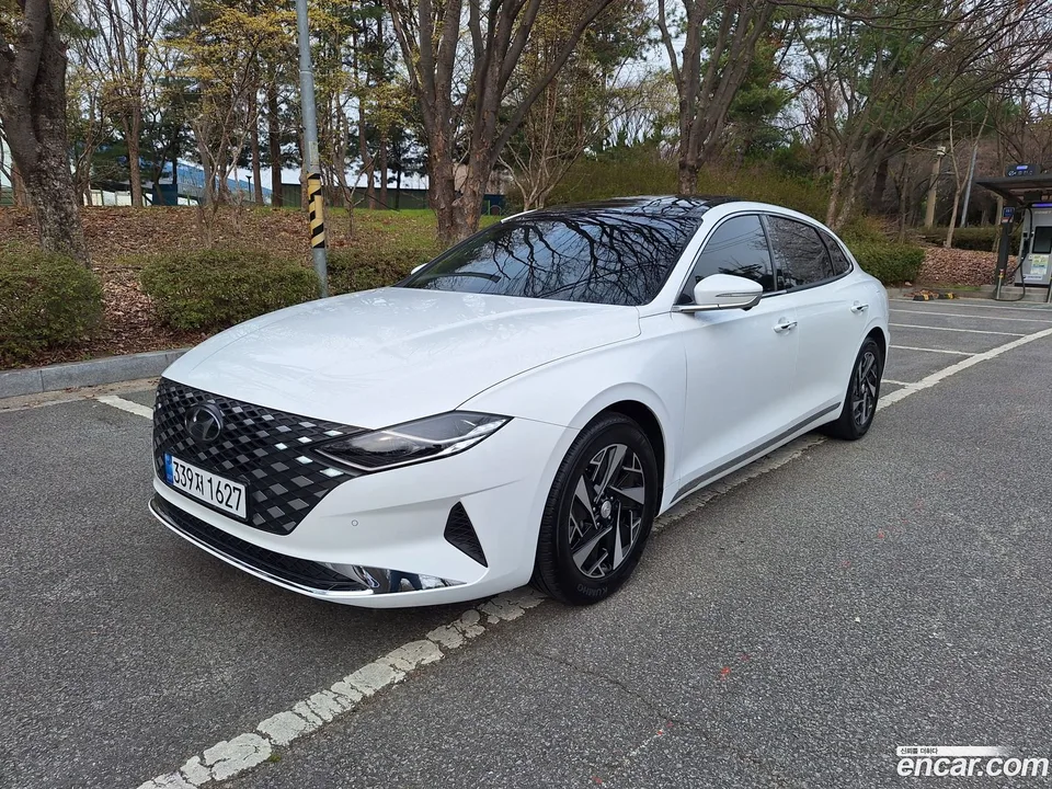 Hyundai Grandeur IG Hybrid 2022 — фото 1, купить с доставкой в Москву