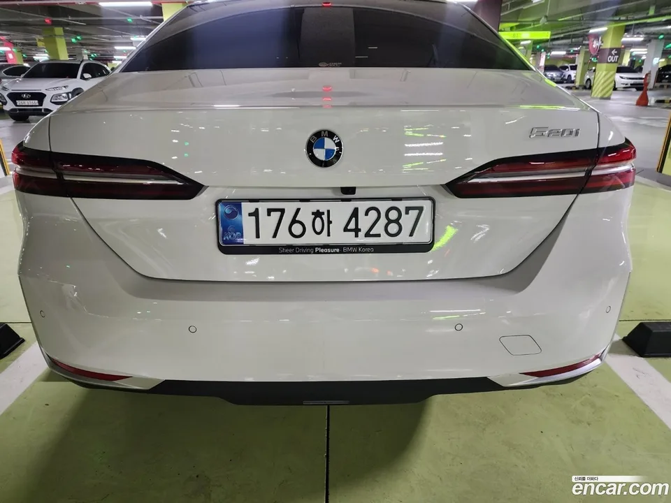BMW 5 Series 520i 2025 — миниатюра 2