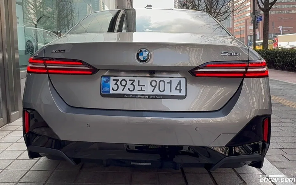 BMW 5 Series 530i xDrive M 2026 — миниатюра 2