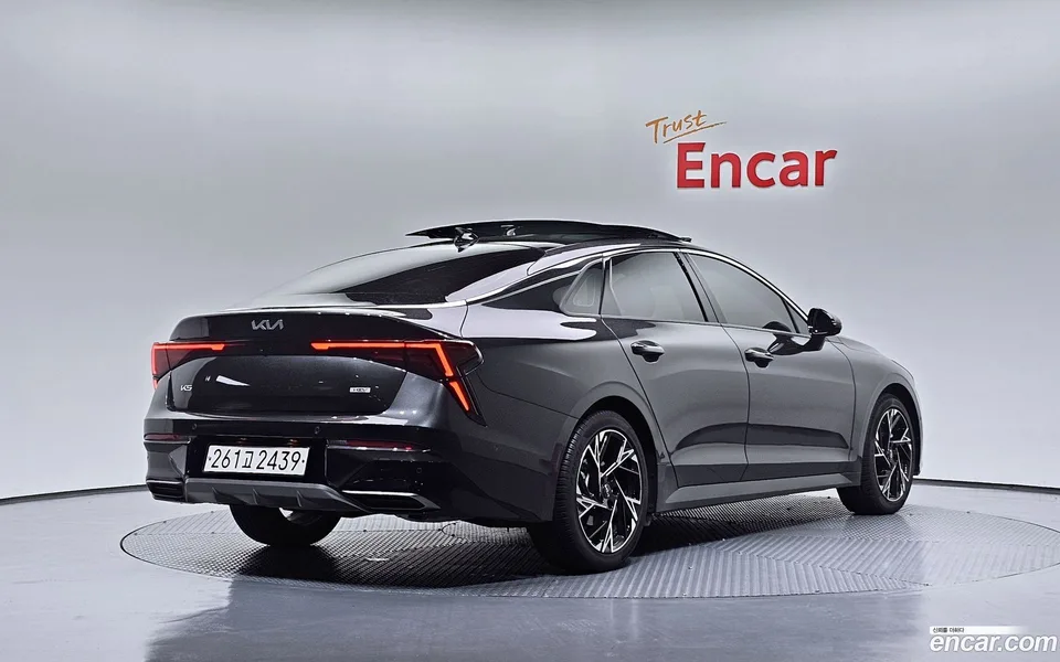 Kia K5 Hybrid 2023 — миниатюра 2