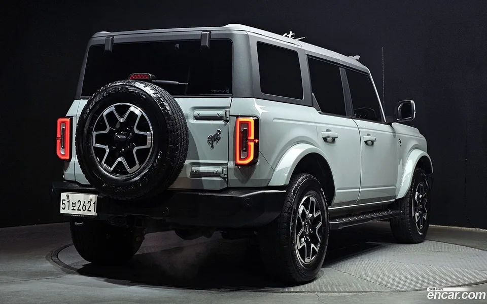 Ford Bronco 2.7 2023 — миниатюра 2