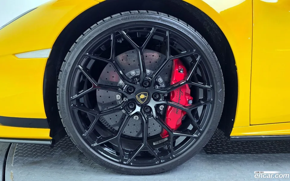 Lamborghini Huracan LP640-2 2024 — миниатюра 5