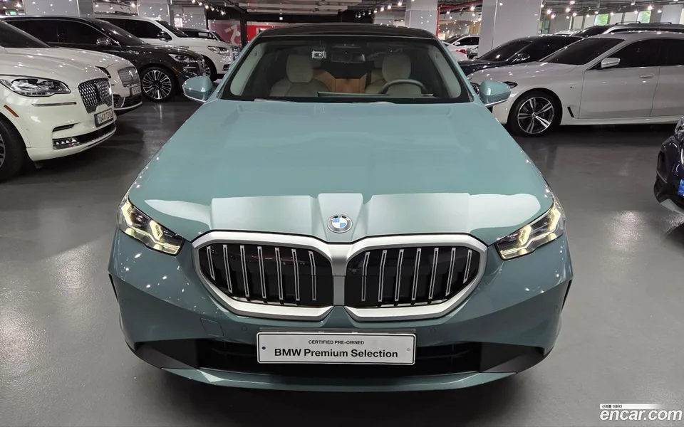 BMW 5 Series 520i 2025 — миниатюра 3