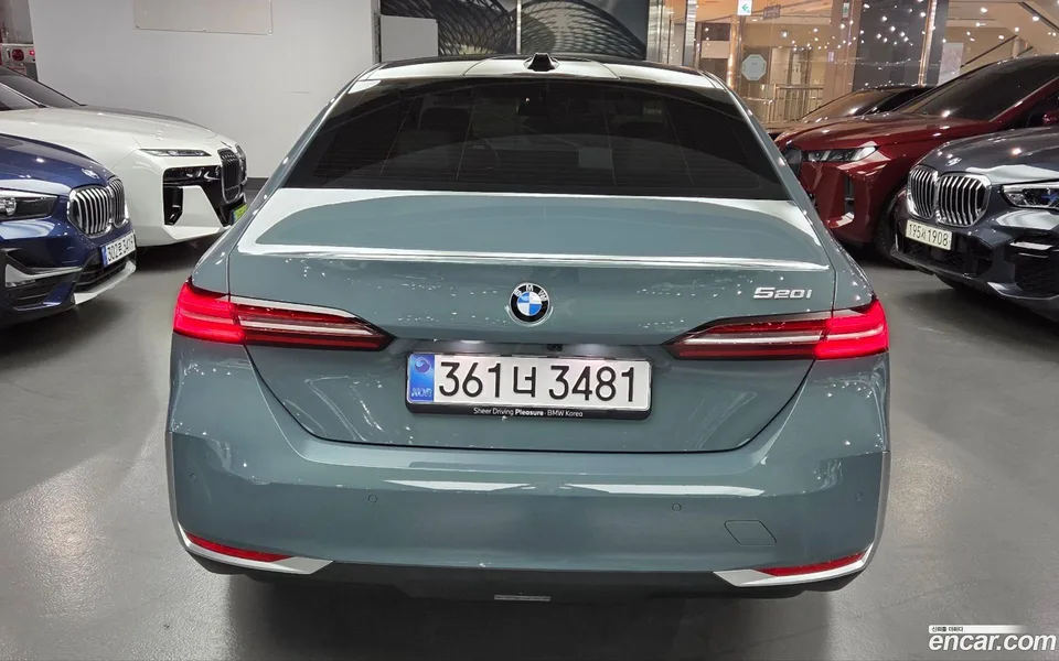BMW 5 Series 520i 2025 — миниатюра 4